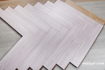 44182 Дуб Салей